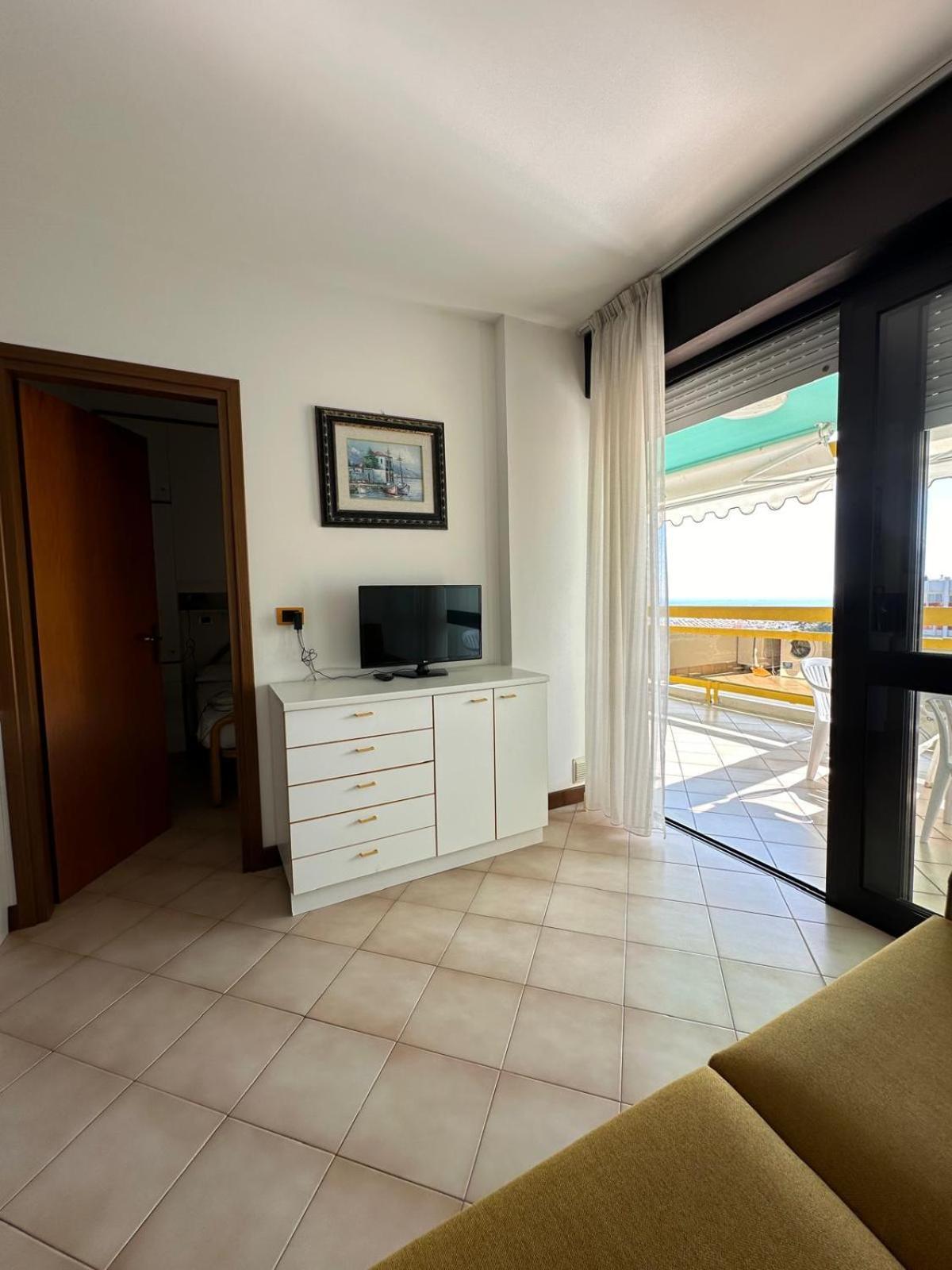 Complesso Solarium Apartment Бибионе Екстериор снимка