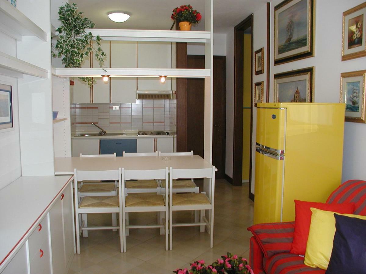 Complesso Solarium Apartment Бибионе Екстериор снимка