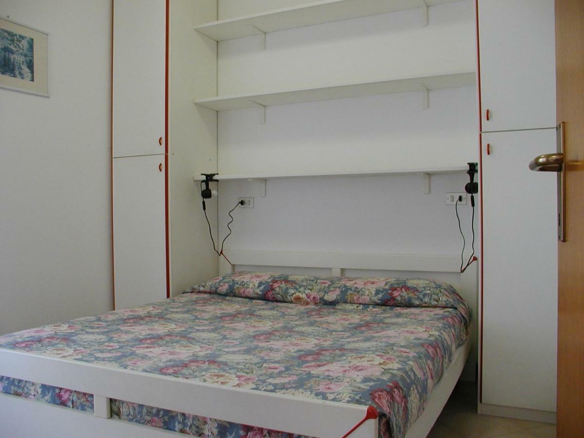 Complesso Solarium Apartment Бибионе Екстериор снимка
