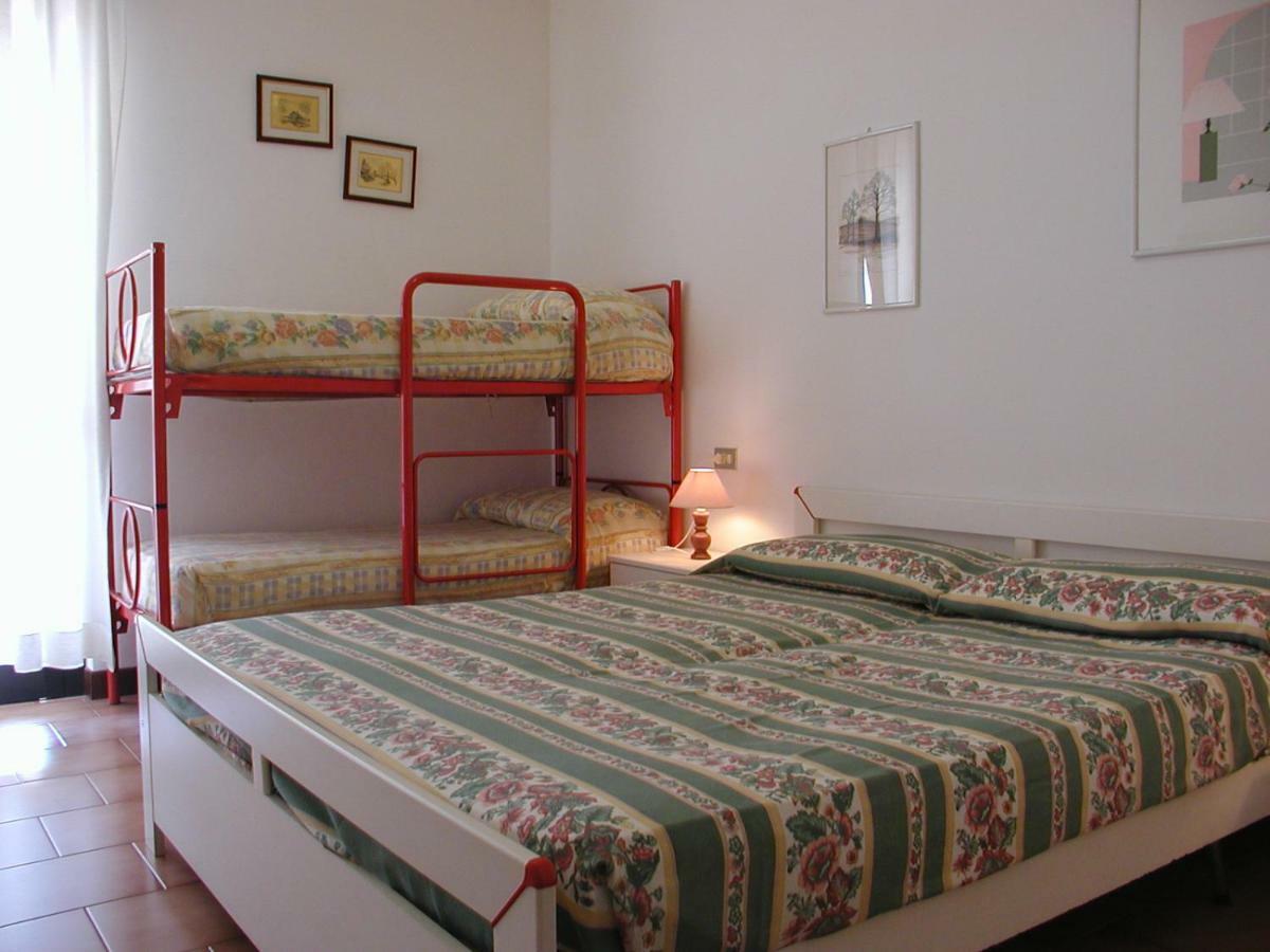 Complesso Solarium Apartment Бибионе Екстериор снимка