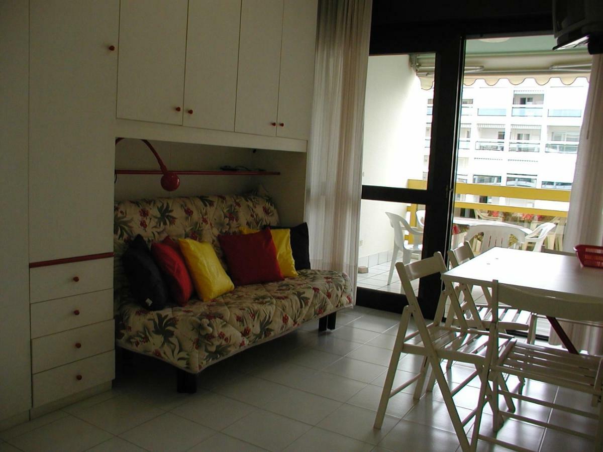 Complesso Solarium Apartment Бибионе Екстериор снимка
